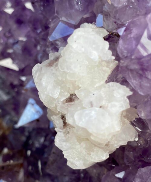 Amethyst Crystal Geode 199 Premium Queen Grade 23.7kg H42xW25xD21cm - Image 7