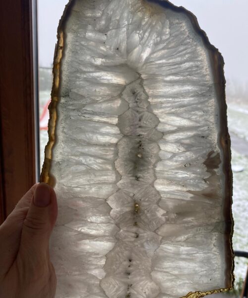Large Premium White Agate Natural Shape 24ct Gold Edge Platter 4 / Cheeseboard / Tray / Sign Board L29xW15xD1cm – 1196g - Image 9