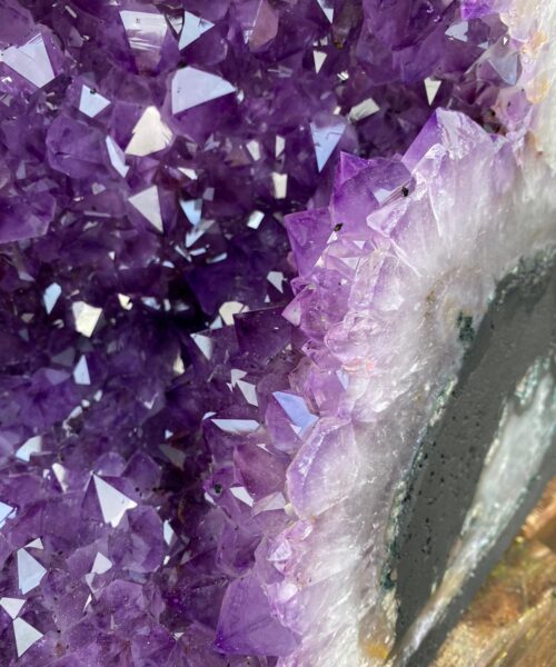 Amethyst Crystal Geode 525 Premium Queen Grade 26.1kg – H37xW38xD19cm - Image 11
