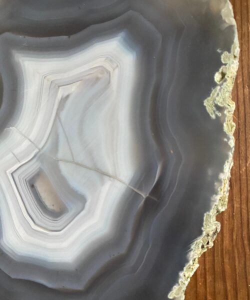 Large Premium Grey Agate Natural Shape Natural Edge Platter 4 / Cheeseboard / Tray / Sign Board L25xW22xD1cm – 1214g - Image 9
