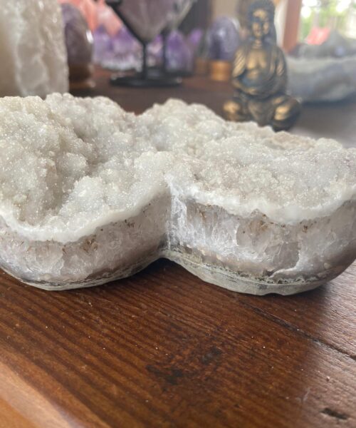 Large White Amethyst Heart 10 White Quartz Geode Crystal Gift 1.337kg - H12xW14.5xD6cm - Image 6