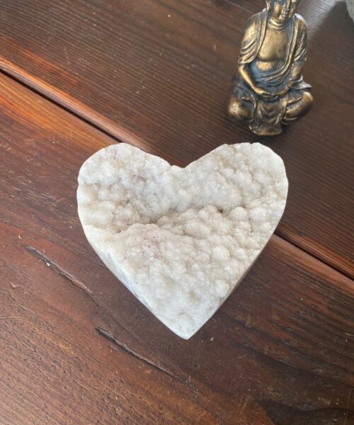 Alternative view of Large White Amethyst Heart 11 White Quartz Geode Crystal Gift 1.542kg - H12.5xW14xD7.5cm