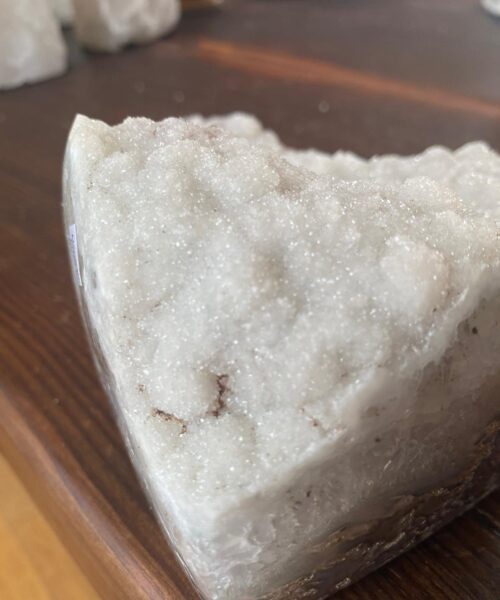 Large White Amethyst Heart 11 White Quartz Geode Crystal Gift 1.542kg - H12.5xW14xD7.5cm - Image 4