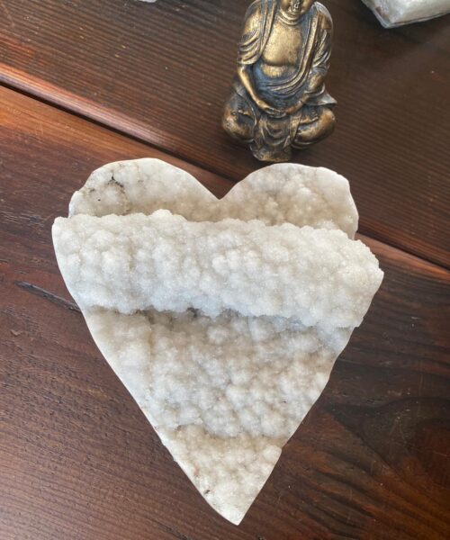 Alternative view of HUGE White Amethyst Heart 5 White Quartz Geode Crystal Gift 2.625kg - H28xW16xD10cm
