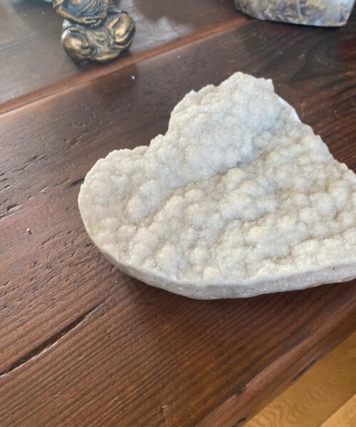 Large White Amethyst Heart 6 White Quartz Geode Crystal Gift 1.129kg - H14xW15xD5.5cm - Image 5