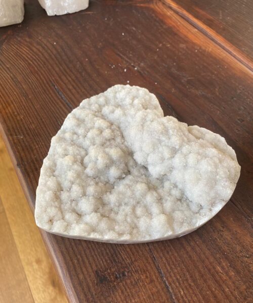Large White Amethyst Heart 6 White Quartz Geode Crystal Gift 1.129kg - H14xW15xD5.5cm - Image 6