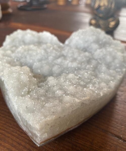 Large White Amethyst Heart 7 White Quartz Geode Crystal Gift 1.342kg - H16xW16xD5.5cm - Image 3