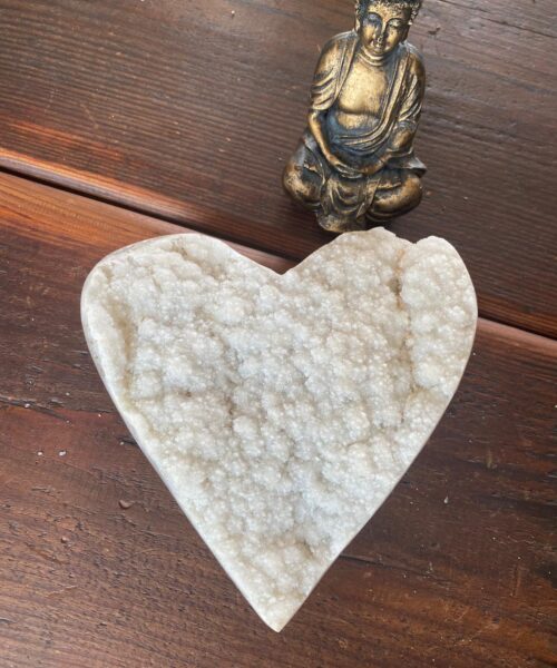 Alternative view of Large White Amethyst Heart 8 White Quartz Geode Crystal Gift 1.860kg - H16xW16xD6cm