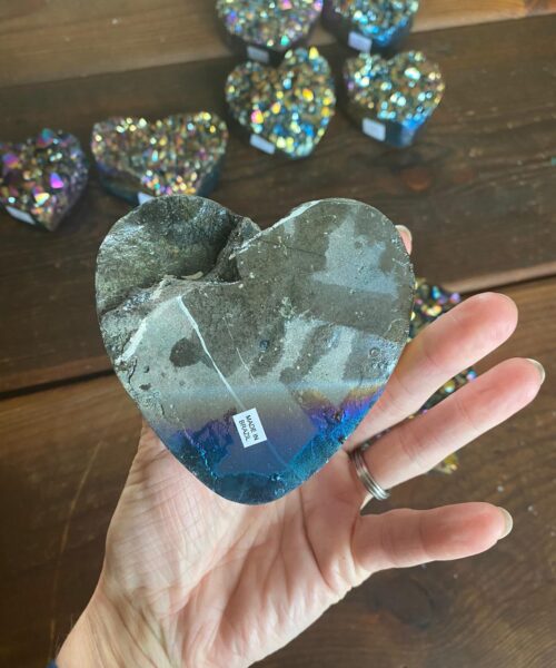 Rainbow Quartz Heart 2, Aura, Titanium, Cluster, Crystal, Gemstone 597g – H9.5xW9.5xD5cm - Image 9