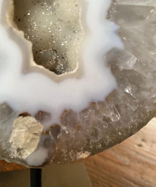 Premium Agate Geode on Stand 10 – 1.745g - H22xW14cm - Image 7