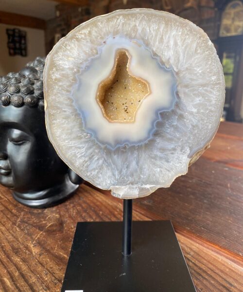 Premium Agate Geode on Stand 17 – 1.285g - H20xW12cm