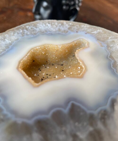 Premium Agate Geode on Stand 17 – 1.285g - H20xW12cm - Image 10