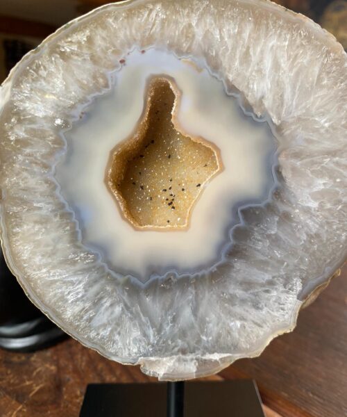 Premium Agate Geode on Stand 17 – 1.285g - H20xW12cm - Image 3