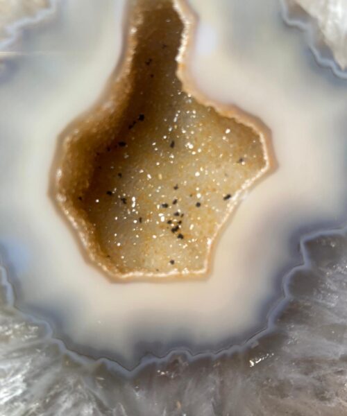 Premium Agate Geode on Stand 17 – 1.285g - H20xW12cm - Image 4