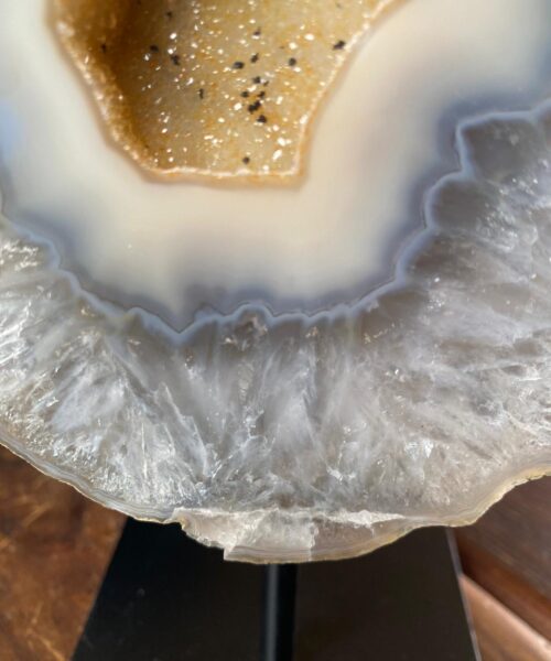Premium Agate Geode on Stand 17 – 1.285g - H20xW12cm - Image 8