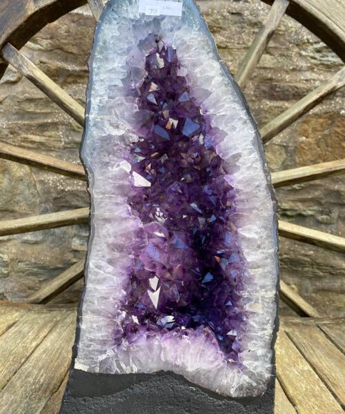 Amethyst Standard - 44cm & Below
