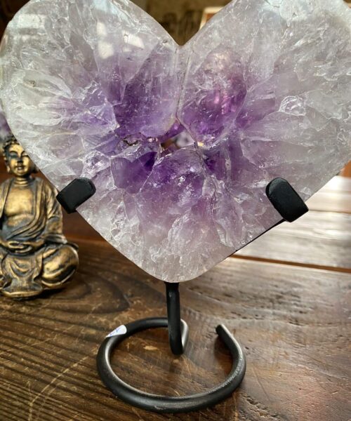 Large – Amethyst Heart 12 Iron Base Purple Quartz Geode Crystal 1.147kg H17.5xW15xD3.5cm