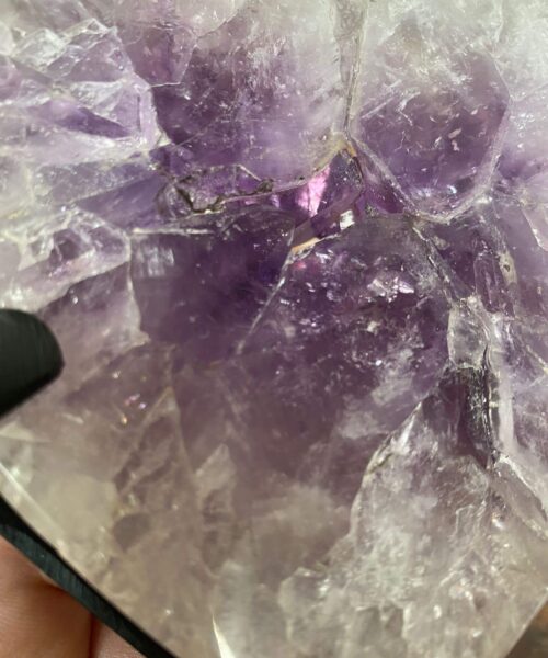 Large – Amethyst Heart 12 Iron Base Purple Quartz Geode Crystal 1.147kg H17.5xW15xD3.5cm - Image 3
