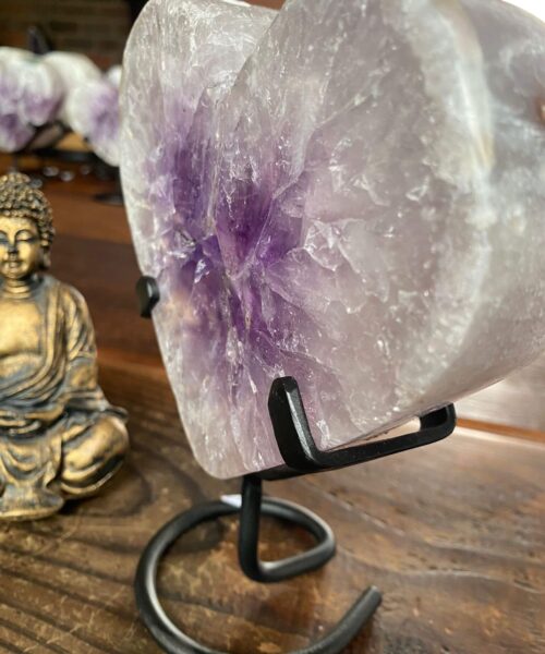 Large – Amethyst Heart 12 Iron Base Purple Quartz Geode Crystal 1.147kg H17.5xW15xD3.5cm - Image 4
