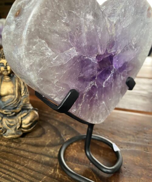 Large – Amethyst Heart 12 Iron Base Purple Quartz Geode Crystal 1.147kg H17.5xW15xD3.5cm - Image 5