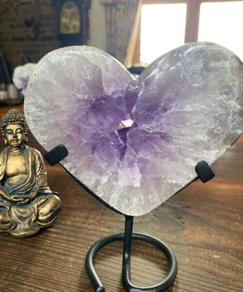 Large – Amethyst Heart 14 Iron Base Purple Quartz Geode Crystal 1.162kg H17.5xW15xD3.5cm - Image 3