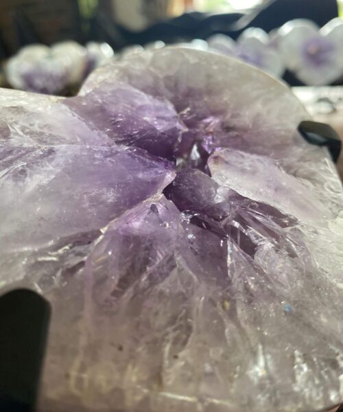 Large – Amethyst Heart 14 Iron Base Purple Quartz Geode Crystal 1.162kg H17.5xW15xD3.5cm - Image 5