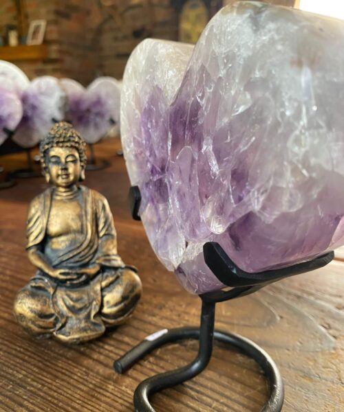 Large – Amethyst Heart 18 Iron Base Purple Quartz Geode Crystal 1.076kg H15xW13xD4cm - Image 6