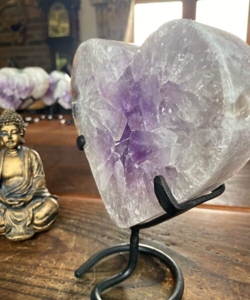 Large – Amethyst Heart 6 Iron Base Purple Quartz Geode Crystal 1.159kg H17xW15xD3.5cm - Image 7
