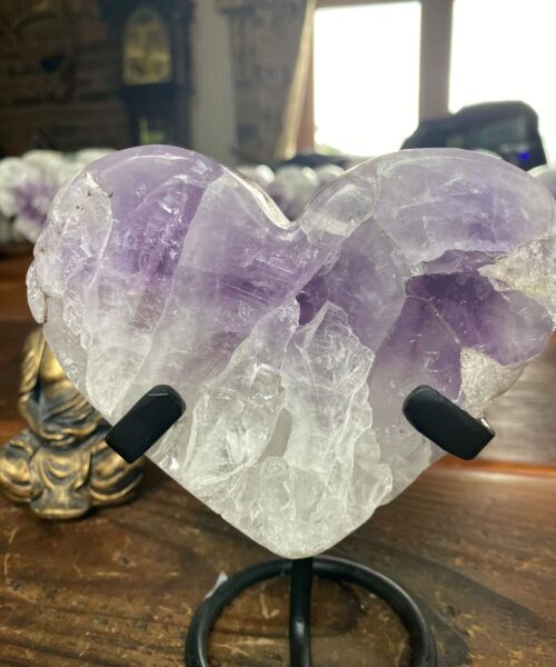 Large – Amethyst Heart 8 Iron Base Purple Quartz Geode Crystal 1.281kg H14xW11.5xD6cm - Image 4