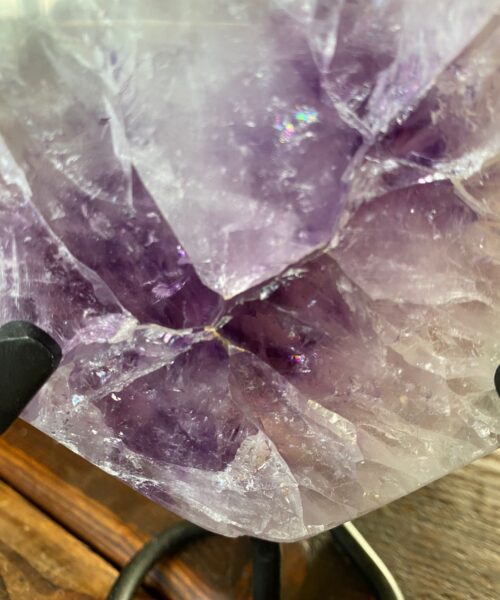 Large – Amethyst Heart 15 Iron Base Purple Quartz Geode Crystal 1.136kg H15xW13.5xD4cm - Image 3