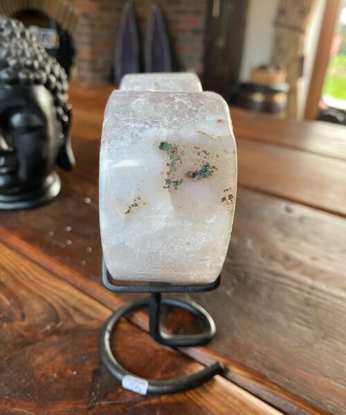 Large – Amethyst Heart 15 Iron Base Purple Quartz Geode Crystal 1.136kg H15xW13.5xD4cm - Image 4