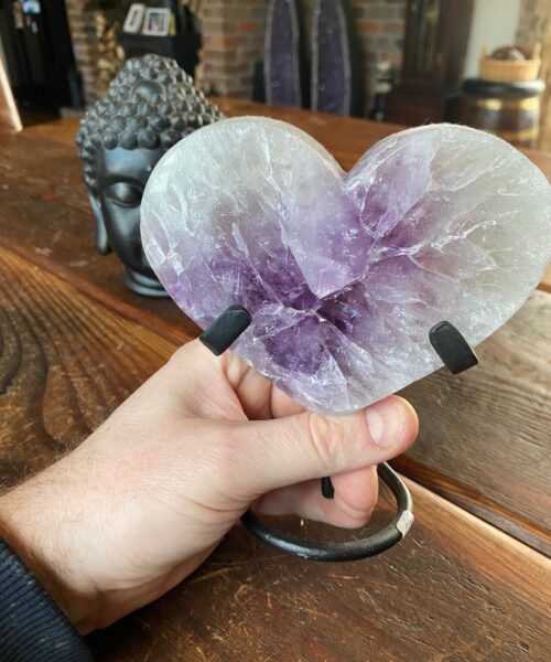 Large – Amethyst Heart 15 Iron Base Purple Quartz Geode Crystal 1.136kg H15xW13.5xD4cm - Image 9