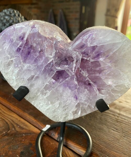 Large – Amethyst Heart 16 Iron Base Purple Quartz Geode Crystal 1.164kg H15xW13.5xD4.5cm - Image 6