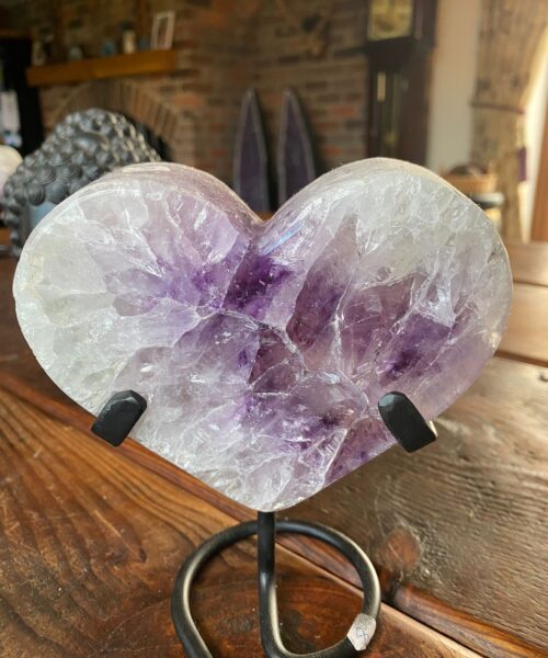 Large – Amethyst Heart 5 Iron Base Purple Quartz Geode Crystal 1.164kg H16xW13.5xD4.5cm - Image 5