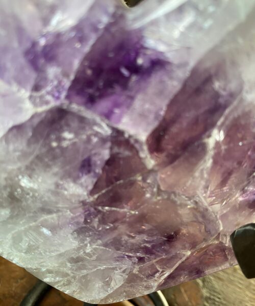 Large – Amethyst Heart 5 Iron Base Purple Quartz Geode Crystal 1.164kg H16xW13.5xD4.5cm - Image 6