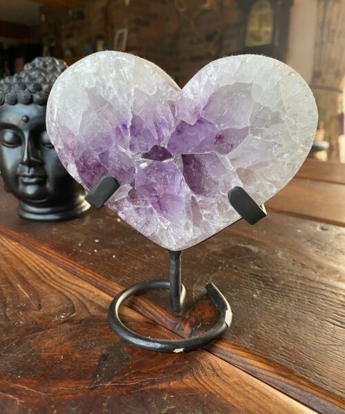 Large – Amethyst Heart 9 Iron Base Purple Quartz Geode Crystal 1.096kg H15xW13xD4.5cm
