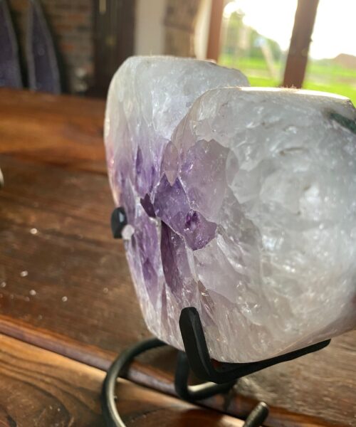 Large – Amethyst Heart 9 Iron Base Purple Quartz Geode Crystal 1.096kg H15xW13xD4.5cm - Image 4