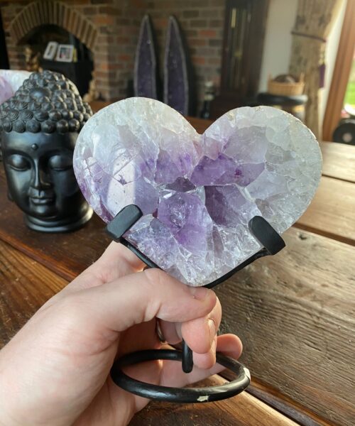 Large – Amethyst Heart 9 Iron Base Purple Quartz Geode Crystal 1.096kg H15xW13xD4.5cm - Image 8