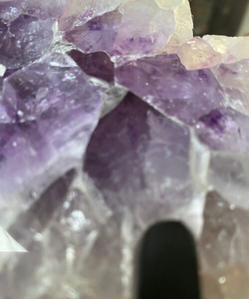 Large – Amethyst Heart 9 Iron Base Purple Quartz Geode Crystal 1.096kg H15xW13xD4.5cm - Image 9