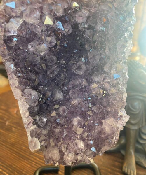 Large Premium High Grade Amethyst Druzy 23 Geode Cluster Piece on Iron Base 1.100g H19xW10xD7cm - Image 5