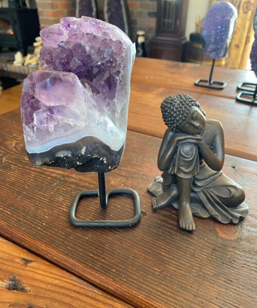 Premium High Grade Amethyst Druzy 27 Geode Cluster Piece on Iron Base 1.030g H19xW7xD10cm - Image 11