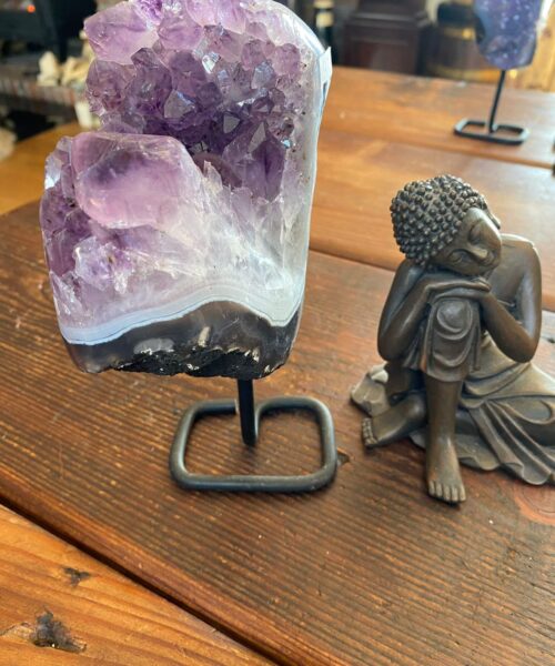 Premium High Grade Amethyst Druzy 27 Geode Cluster Piece on Iron Base 1.030g H19xW7xD10cm - Image 10
