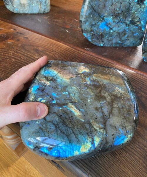 HUGE Blue Labradorite Freeform 28 Self Standing Healing Crystal Natural Polished Crystal Gem 4.728kg – H19xW20xD6cm - Image 6