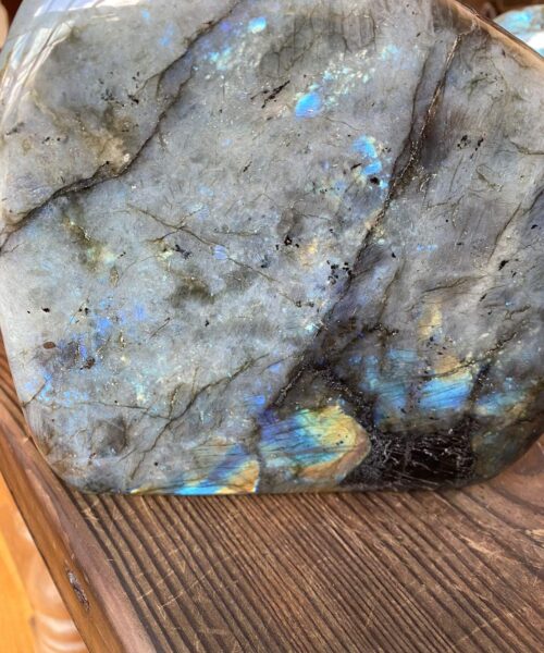 HUGE Blue Labradorite Freeform 28 Self Standing Healing Crystal Natural Polished Crystal Gem 4.728kg – H19xW20xD6cm - Image 10