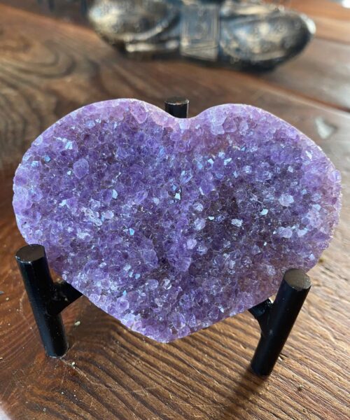 Amethyst Heart on Stand 30 Purple Quartz Geode Crystal Gift 161g - H5.5xW8.5xD1.5cm