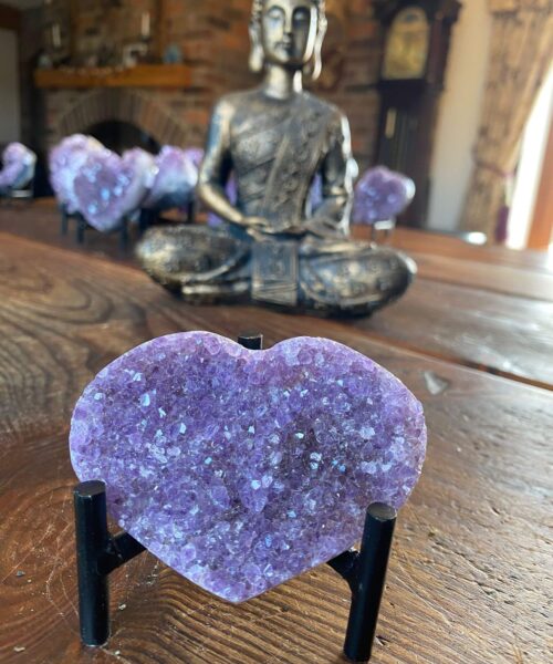 Amethyst Heart on Stand 30 Purple Quartz Geode Crystal Gift 161g - H5.5xW8.5xD1.5cm - Image 8