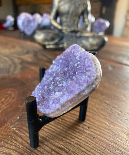 Amethyst Heart on Stand 30 Purple Quartz Geode Crystal Gift 161g - H5.5xW8.5xD1.5cm - Image 7