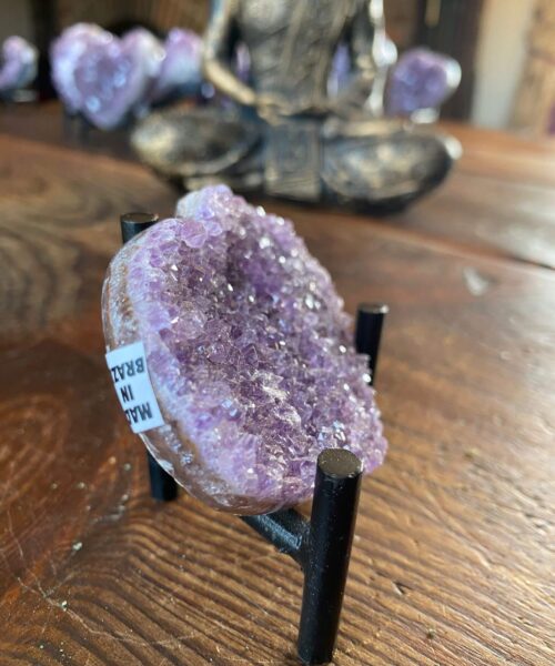 Amethyst Heart on Stand 30 Purple Quartz Geode Crystal Gift 161g - H5.5xW8.5xD1.5cm - Image 6