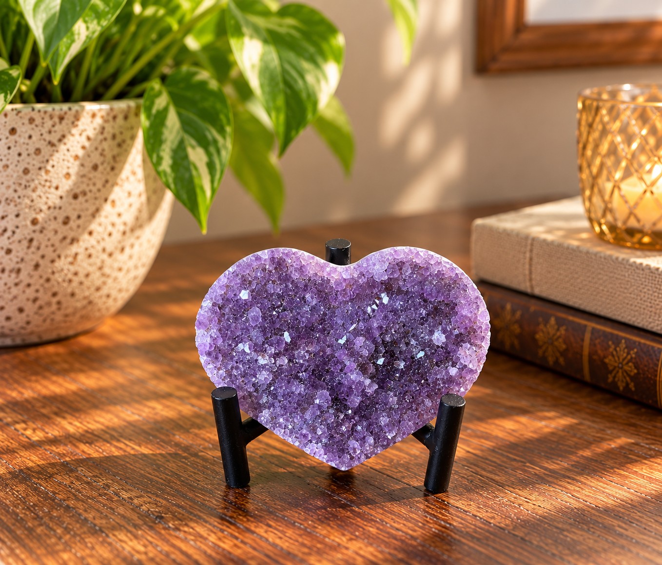 Amethyst Heart on Stand 30 Purple Quartz Geode Crystal Gift 161g - H5.5xW8.5xD1.5cm