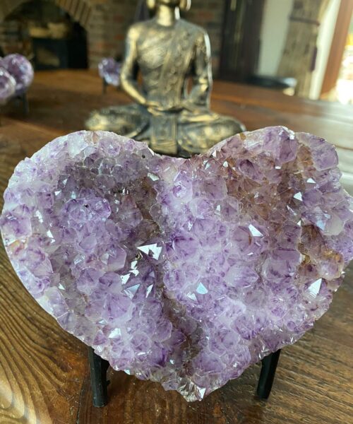 Amethyst Heart on Stand 34 Purple Quartz Geode Crystal Gift 942g - H10.5xW10xD5cm